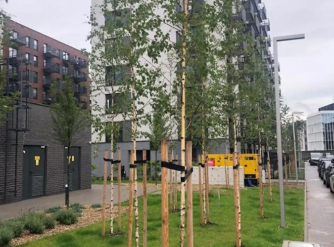 Dakota Easy Center *