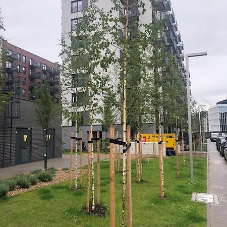 Dakota Easy Center *