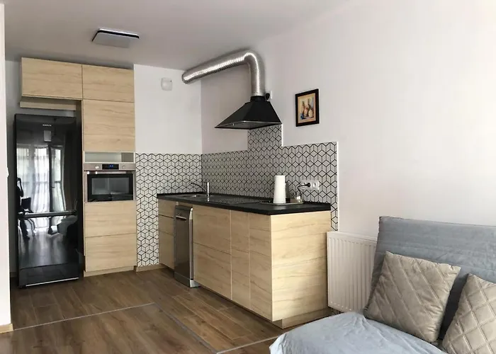 Dakota Easy Center *